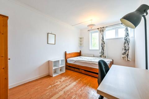 2 bedroom flat to rent, Grafton Road, Kentish Town, London, NW5