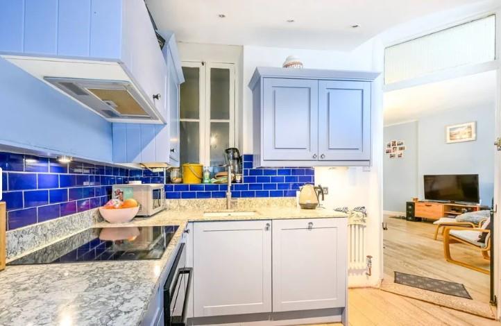 Marble worktops in the kitchen