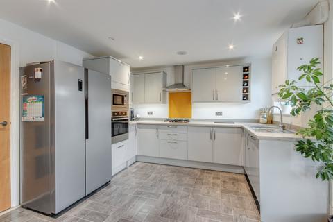 243 Highview, Vigo, Gravesend, DA13 0UU