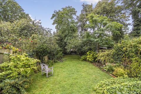 2 bedroom flat for sale, Tierney Road, London