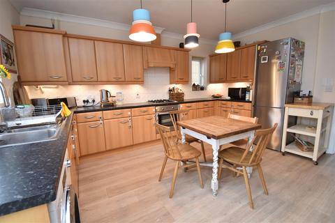 22 Fitzroy Circus, Portishead, Bristol, BS20 7GR