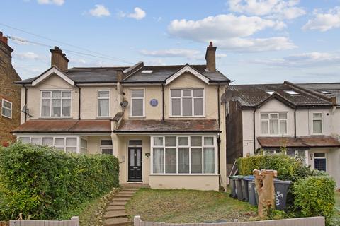 Flat 1, 38 Blenheim Crescent, South Croydon, CR2 6BN