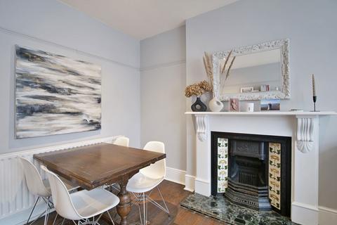 Flat 1, 38 Blenheim Crescent, South Croydon, CR2 6BN