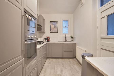 Flat 1, 38 Blenheim Crescent, South Croydon, CR2 6BN