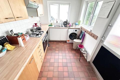 2 bedroom terraced house to rent, Tidy Street, Brighton