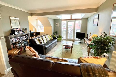 3 bedroom end of terrace house for sale, Lloyd Street, Llandudno