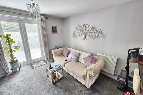 3 bedroom end of terrace house for sale, Ffordd Cadfan, Bridgend. CF31 2DP