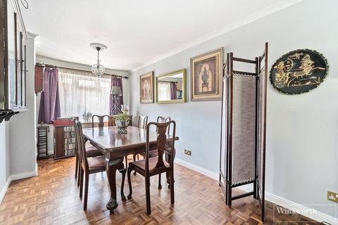 2 Cedar Drive, Ascot, SL5 0UA