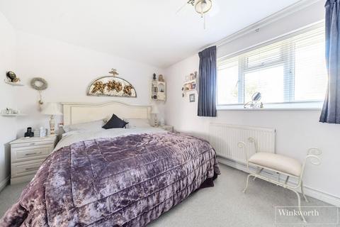 2 Cedar Drive, Ascot, SL5 0UA