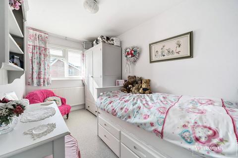 2 Cedar Drive, Ascot, SL5 0UA