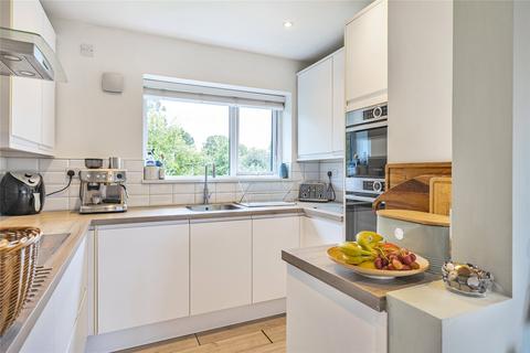 19a Farleys Close, West Horsley, Leatherhead, KT24 6NB