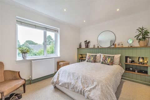 19a Farleys Close, West Horsley, Leatherhead, KT24 6NB