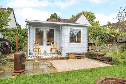 19a Farleys Close, West Horsley, Leatherhead, KT24 6NB