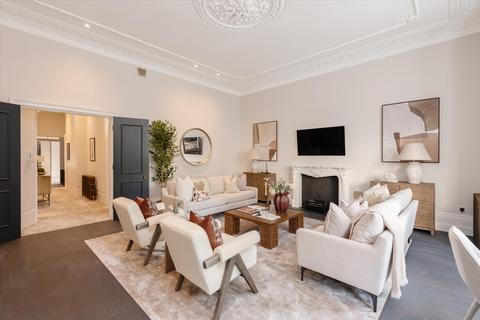 Flat 1, 56 Redcliffe Square, London, SW10 9HQ