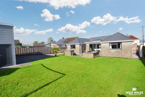 4 bedroom detached bungalow for sale, Tavernspite, Whitland