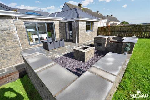 4 bedroom detached bungalow for sale, Tavernspite, Whitland