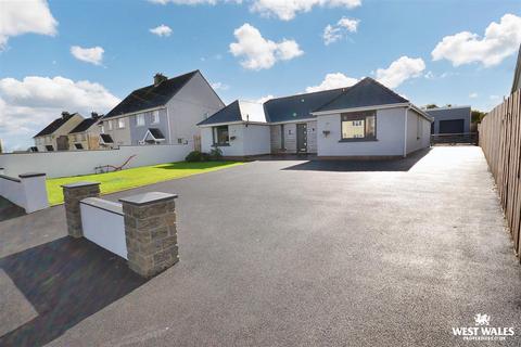 4 bedroom detached bungalow for sale, Tavernspite, Whitland