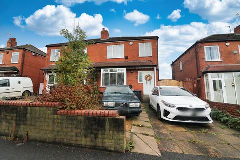 3 bedroom semi-detached house for sale, East View, Gildersome, Morley, Leeds, LS27