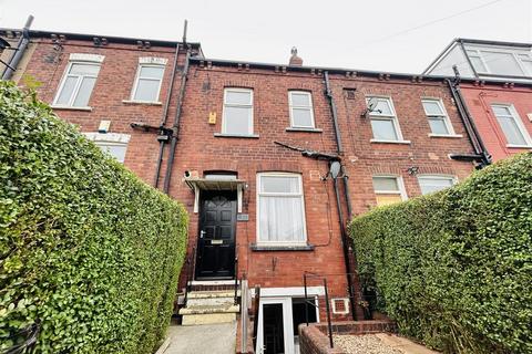 3 bedroom terraced house to rent, Meanwood Road, Meanwood, Leeds, LS6 4AW