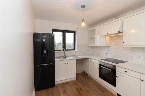 2 bedroom flat for sale, Victoria Court, West Moor, Newcastle Upon Tyne