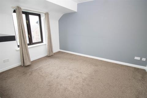 2 bedroom flat for sale, Victoria Court, West Moor, Newcastle Upon Tyne