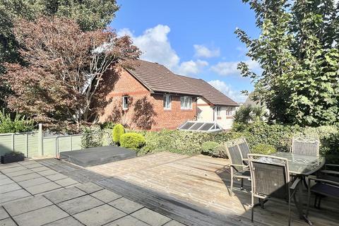 206 Manor View, Par, PL24 2ER
