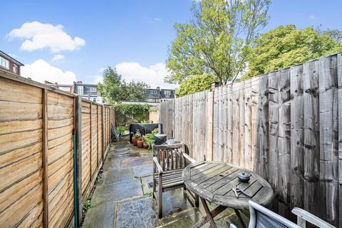60 Avarn Road, London, SW17 9HA