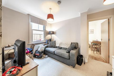 60 Avarn Road, London, SW17 9HA