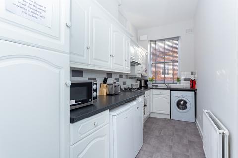 1 bedroom flat for sale, Lakeside Road, Brook Green W14