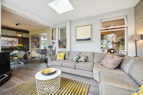 18 Cartsbridge Road, Clarkston, Glasgow, G76 8DH