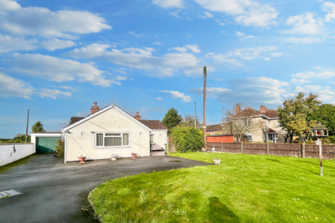 3 bedroom detached bungalow for sale, Stretton Sugwas, Hereford HR4