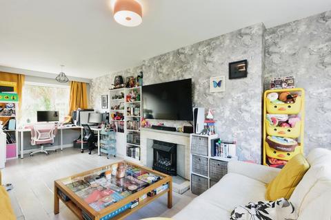 56 Allington Drive, York, YO31 0NN