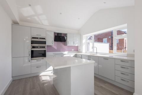 4 bedroom semi-detached house for sale, Hall Lane, Horsforth, Leeds, West Yorkshire, LS18