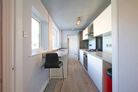 2 bedroom end of terrace house for sale, Finsbury Street, South Bank