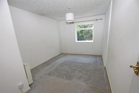 1 bedroom flat for sale, St. Anthonys Road, Bournemouth