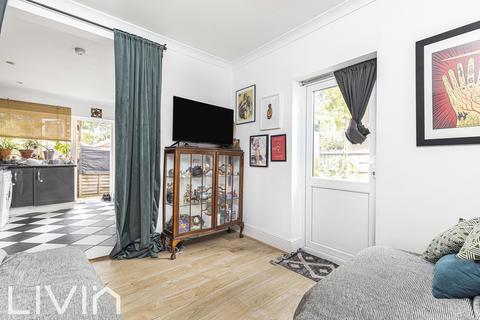 2 bedroom flat for sale, Cross Road, Croydon CR0