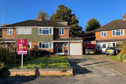 4 bedroom semi-detached house for sale, Guys Close, Warwick