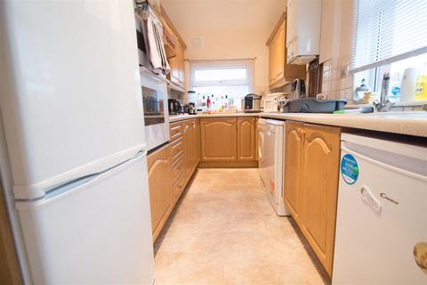 3 bedroom semi-detached house to rent, Becketts Park Crescent, Leeds, LS6 3PH