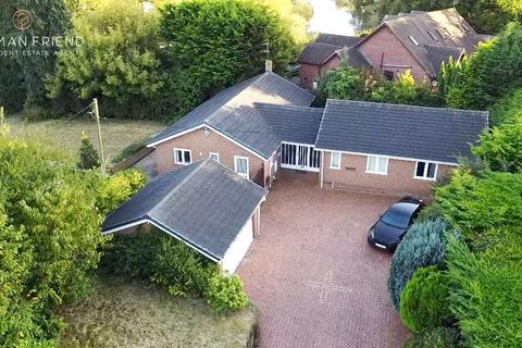 3 bedroom detached bungalow for sale, Dee Side, Holt, LL13