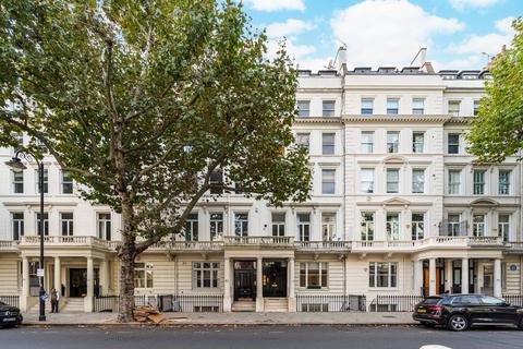 2 bedroom flat for sale, Queens Gate, South Kensington, London, SW7