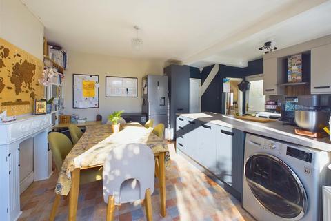 121 Calton Road, Gloucester, GL1 5ES
