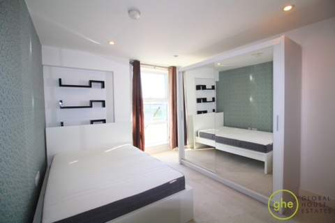 2 bedroom flat to rent, 212 Wandsworth Road, Nine Elms, London
