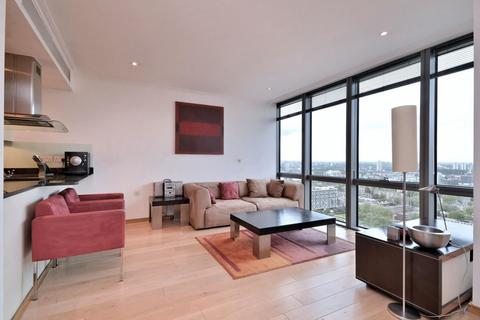 2 bedroom flat to rent, No 1 West India Quay, 26 Hertsmere Road, London, E14