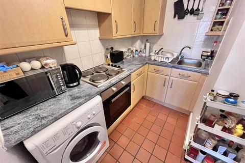 1 bedroom apartment for sale, Grove Avenue, Wilmslow