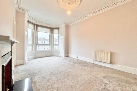 2 bedroom flat to rent, Finlay Drive, Glasgow G31