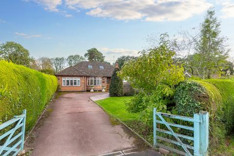 4 bedroom detached house for sale, Lone Oak, Smallfield, Horley, Surrey, RH6