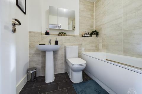 3 Vanette Way, South Ockendon, RM15 5GQ