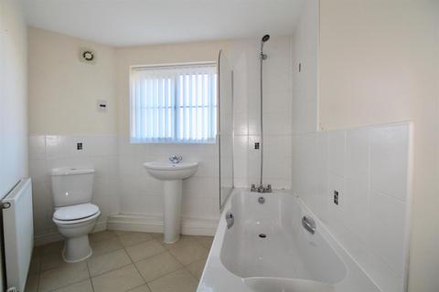 2 bedroom apartment to rent, Redhill Park, Hull