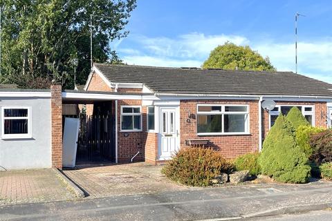 2 bedroom semi-detached bungalow for sale, Grassington Avenue, Warwick