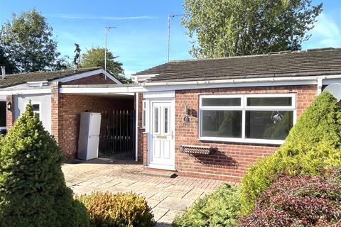 2 bedroom semi-detached bungalow for sale, Grassington Avenue, Warwick